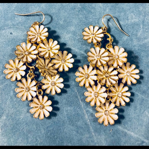 Jewelry - Daisy Waterfall Dangles